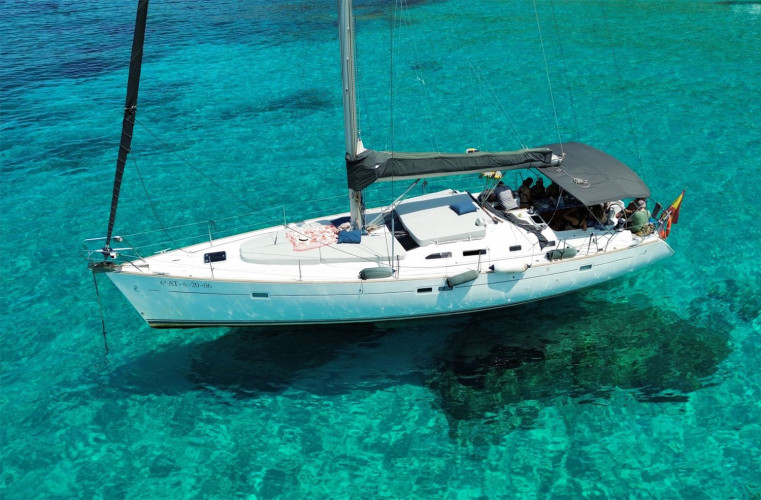 sailboat Beneteau Oceanis 473 Mallorca 7