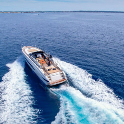 Yate Riva 63 Sede Mallorca 10