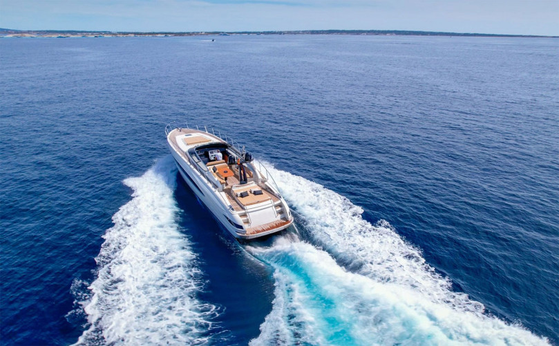 Yate Riva 63 Sede Mallorca 10