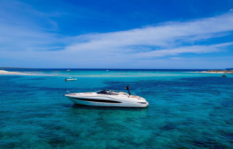 Yate Riva 63 Sede Mallorca 12