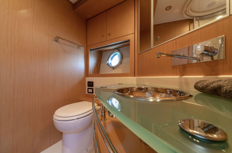 Yate Riva 63 Sede Mallorca 21