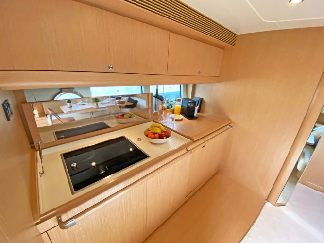 Yate Riva 63 Sede Mallorca 3