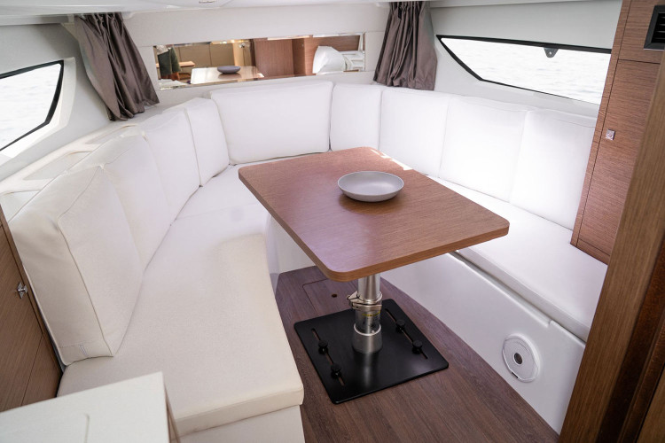 Jeanneau Cap Camarat 10.5 WA Majorque 1