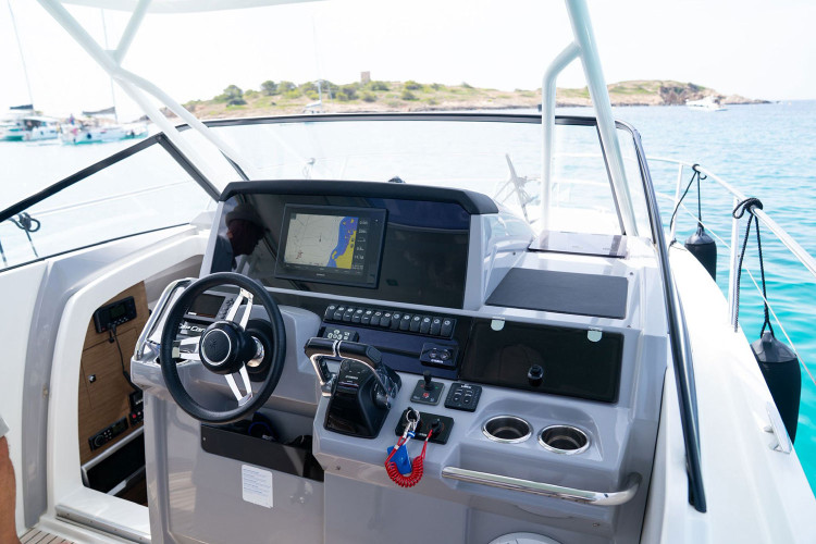 Jeanneau Cap Camarat 10.5 WA Majorque 9