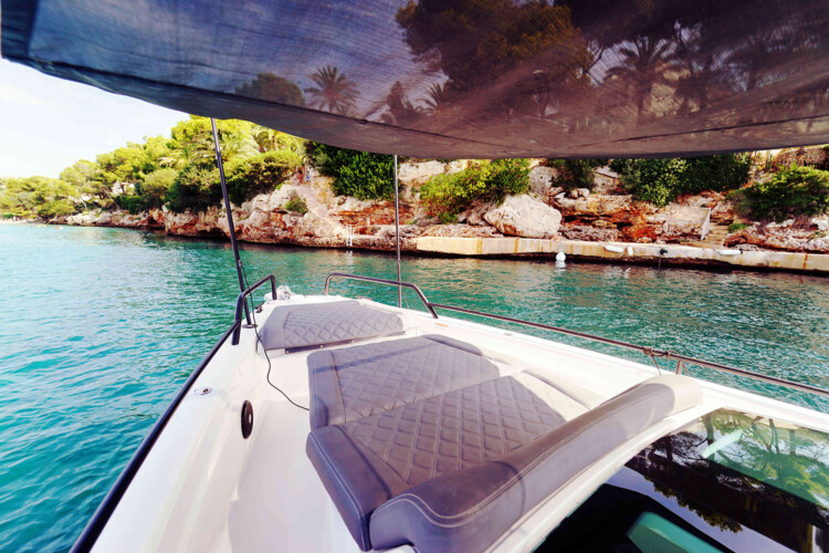 Моторная лодка Axopar 37 Maverick Mallorca 10