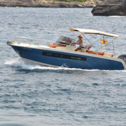 Lancha motora Invictus 240 CX Mallorca 4