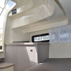 Lancha motora Invictus 240 CX Mallorca 5