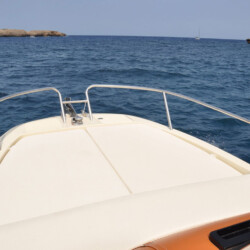 Lancha motora Invictus 240 CX Mallorca 7