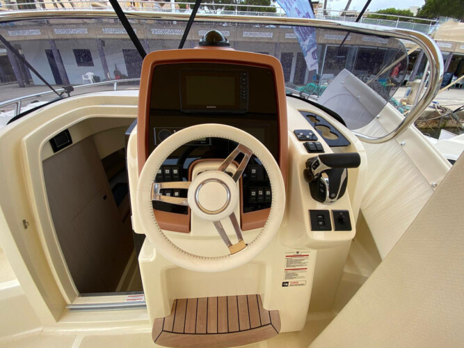 Lancha Invictus Capoforte CX 270 Cala Petita Mallorca 2