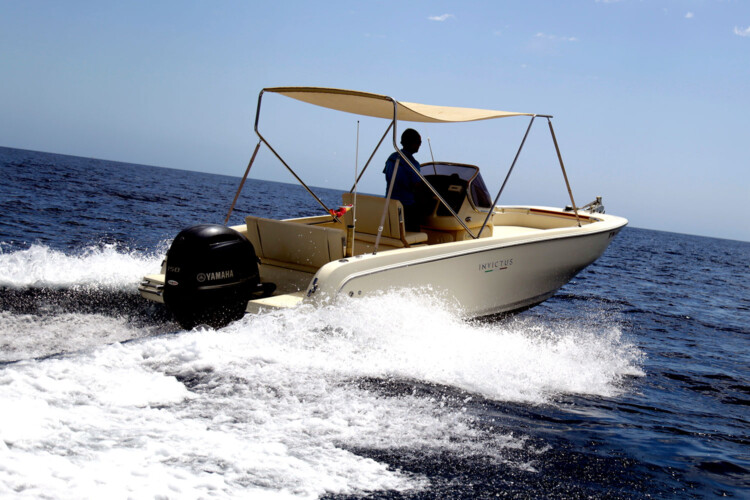 Bateau à moteur Invictus FX 200 Mallorca 3