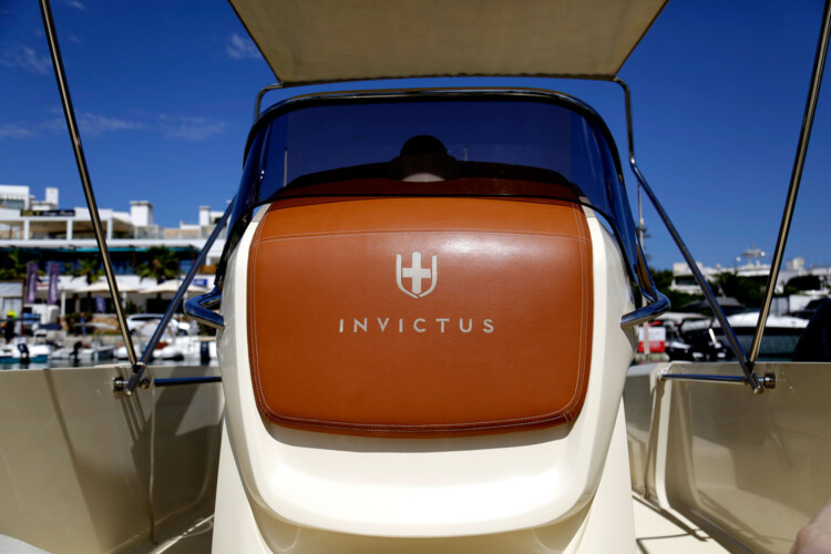 Bateau à moteur Invictus FX 200 Mallorca 6