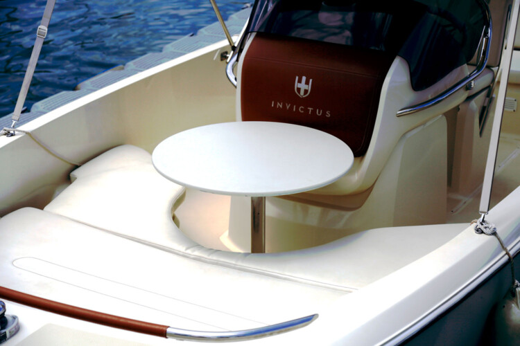 Bateau à moteur Invictus FX 200 Mallorca 7