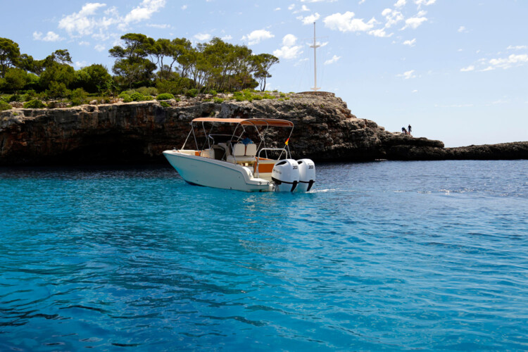 Bateau à moteur Invictus FX270 Anais Mallorca 1