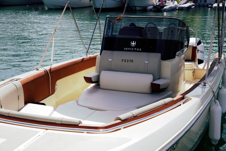 Bateau à moteur Invictus FX270 Anais Mallorca 10