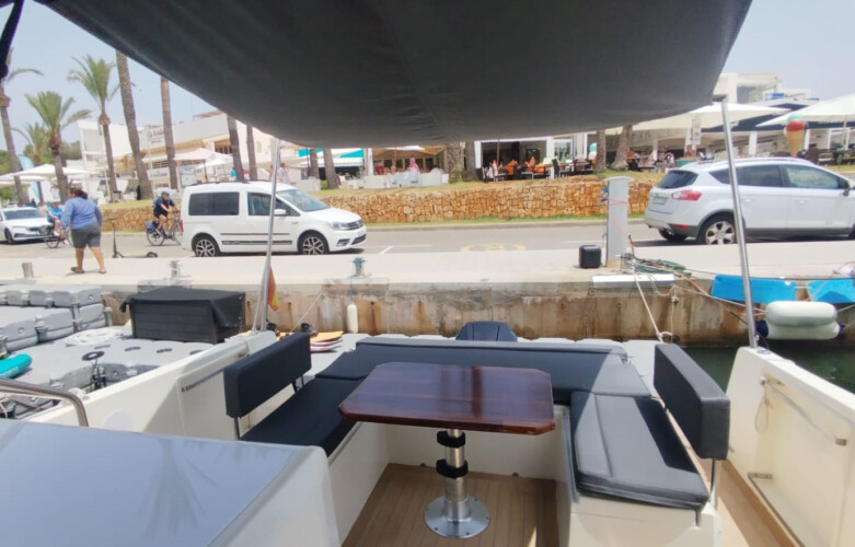 Motoscafo Nuva M9 Steak Tartar Mallorca 10