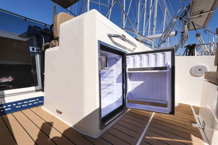 Motoscafo Nuva M9 Steak Tartar Mallorca 4