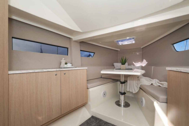 Motoscafo Nuva M9 Steak Tartar Mallorca 7