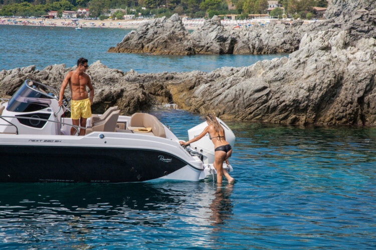 Motorboat Ranieri Next 220 SH Pamboli Mallorca 9