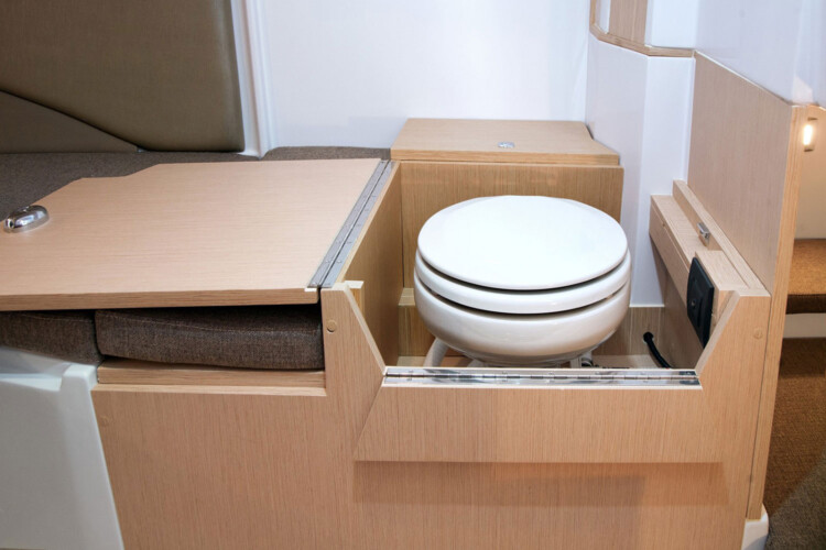 Motorboat Ranieri Next 240 SH Variat Mallorca 9