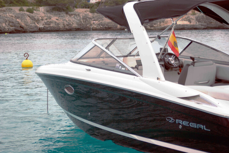 Lancha motora Regal 2700 Queen of Tortuga Mallorca 4