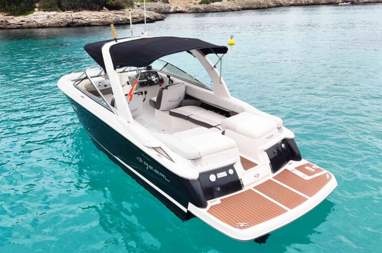 Lancha motora Regal 2700 Queen of Tortuga Mallorca 7
