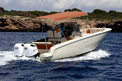 Alquilar lancha motora Invictus FX270 Anais Mallorca