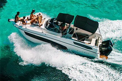 alquilar barco a motor Karnic SL800 Angels Mallorca