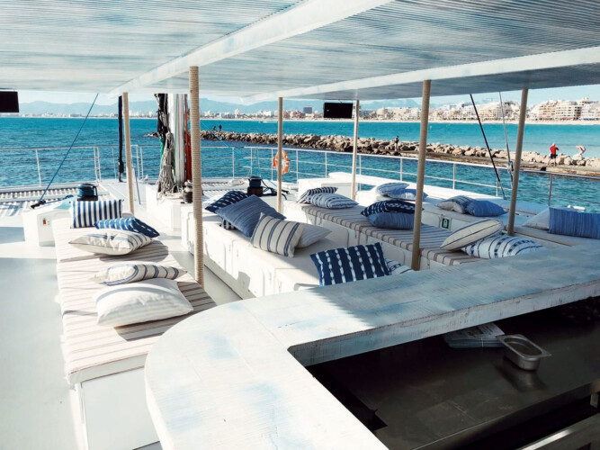 Catamarán Drassanes Dalmau 72 Mallorca 11