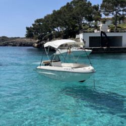 Motorboat Karel 400 Cala dOr 2