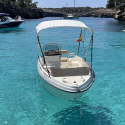 Motorboat Karel 400 Cala dOr 3