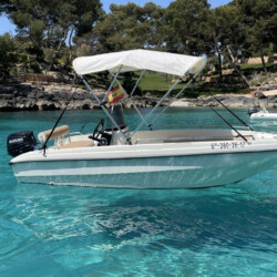 Motorboat Karel 400 Cala dOr 5