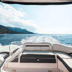 Motorboot Regal 3300 Seanna Mallorca 12