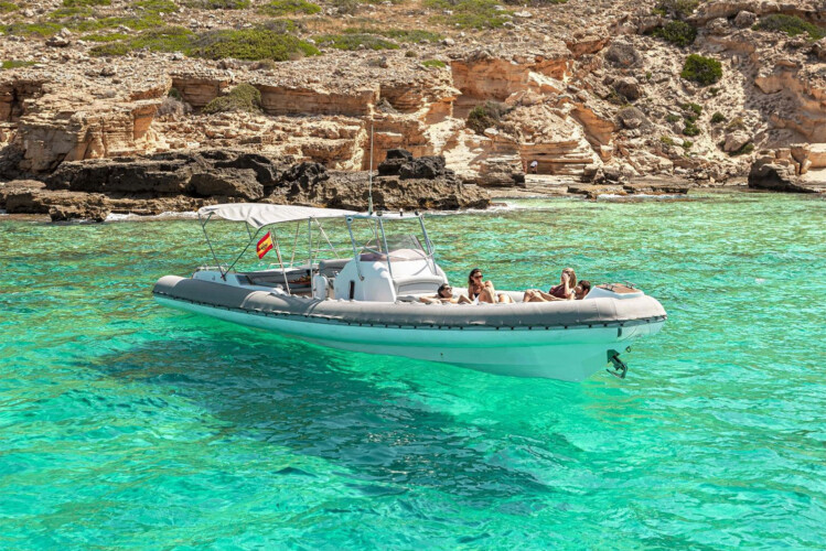 Embarcación neumática Sacs Stratos Chapruski Mallorca 4
