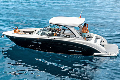 rent motorboat Regal 3300 Seanna Mallorca