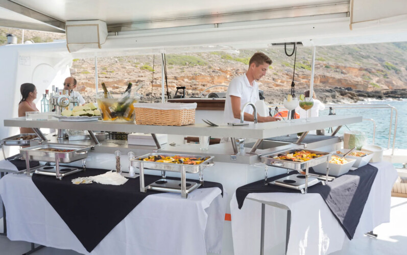 Catamaran CAT 79 Attraction Palma 16