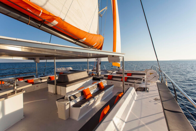 Catamaran CAT 79 Attraction Palma 28