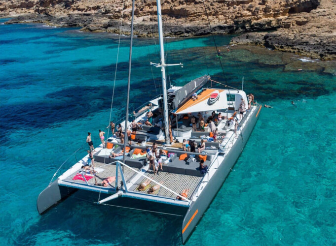 Catamaran CAT 79 Attraction Palma 37