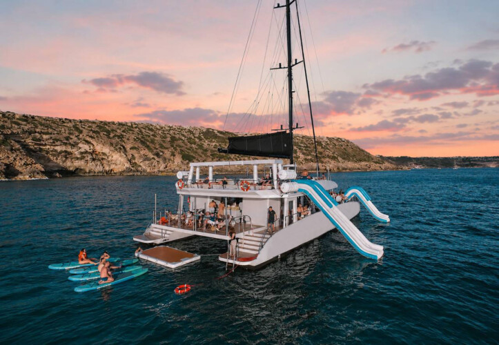 Catamarán CAT 80 Palma 23