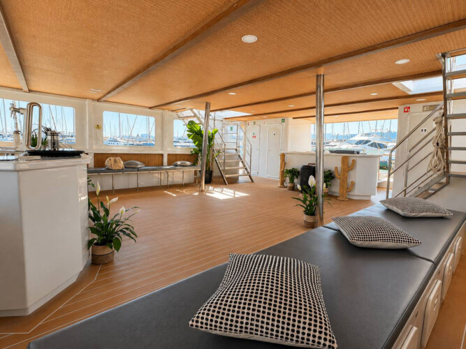 Catamarán CAT 80 Palma 27