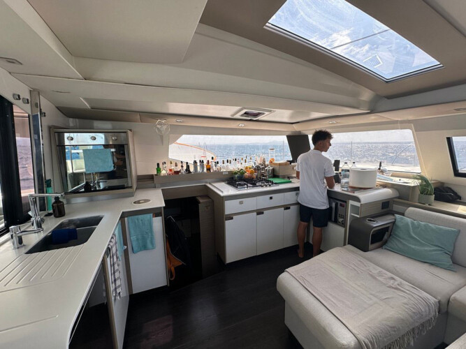 Catamaran Fountaine Pajot Isla 40 Palma 11