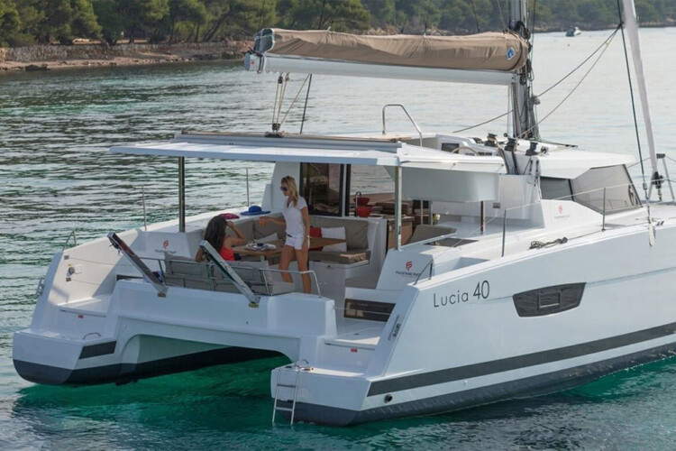 Catamaran Fountaine Pajot Isla 40 Palma 9