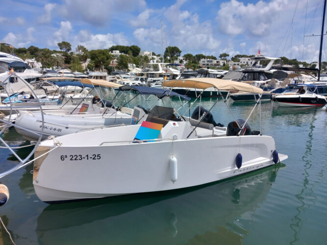 Motorboat Cattleya X6 Cala dOr 2