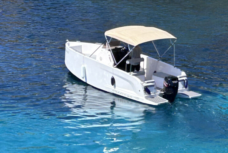 Motorboat Cattleya X6 Cala dOr 4