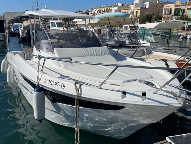 Motorboat Galia 770 Sundeck Cala Dor 2