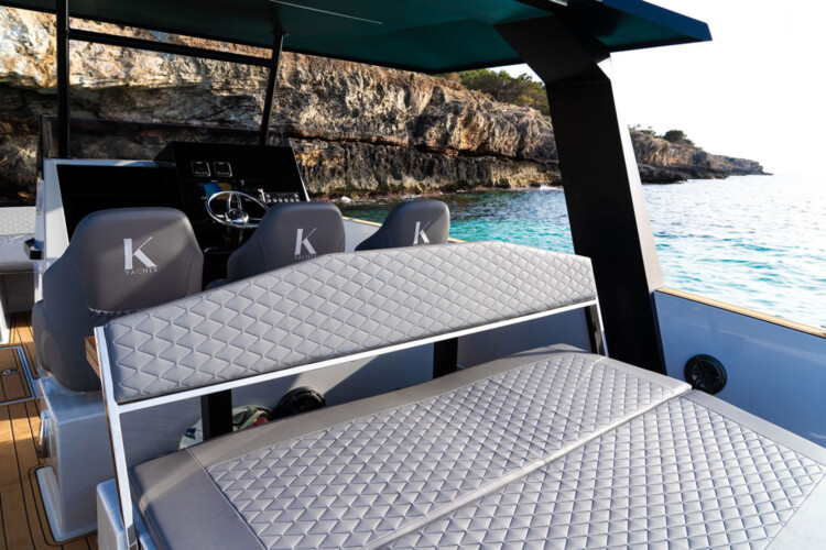 Barca a motore Kattum 30 Mobula El Arenal 11