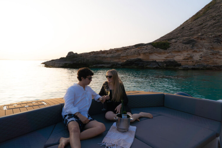 Barca a motore Kattum 30 Mobula El Arenal 6