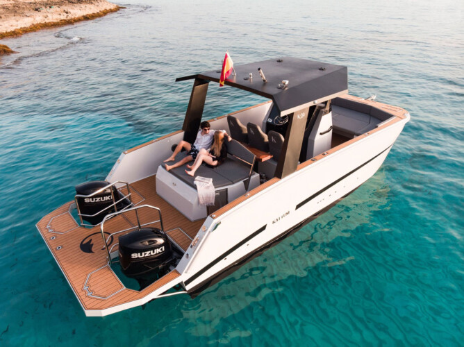 Barca a motore Kattum 30 Mobula El Arenal 7