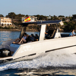 Barca a motore Kattum 30 Mobula El Arenal 8