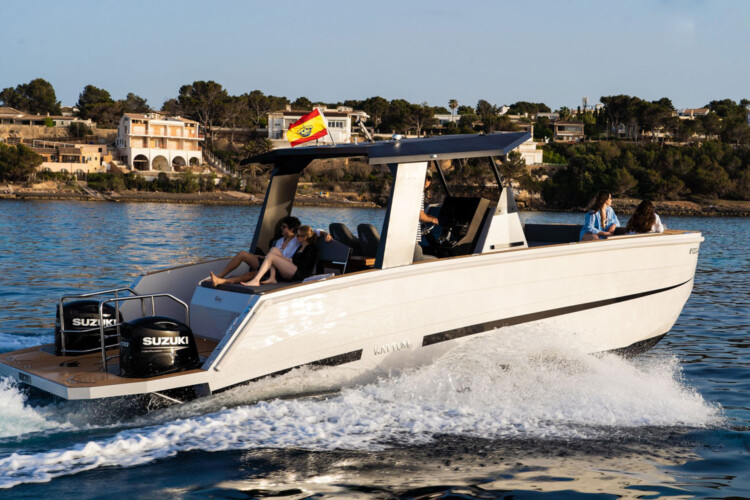 Barca a motore Kattum 30 Mobula El Arenal 8