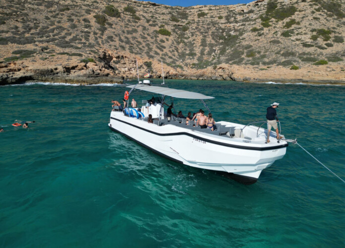 Моторная лодка Quer 60 Megalodon Palma 6